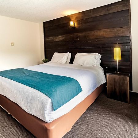 3 Pines Lodge Muskoka هانتسفيل المظهر الخارجي الصورة