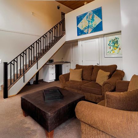 3 Pines Lodge Muskoka هانتسفيل المظهر الخارجي الصورة
