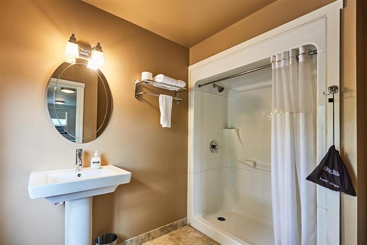 3 Pines Lodge Muskoka هانتسفيل المظهر الخارجي الصورة