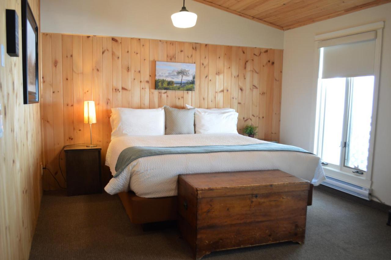 3 Pines Lodge Muskoka هانتسفيل المظهر الخارجي الصورة