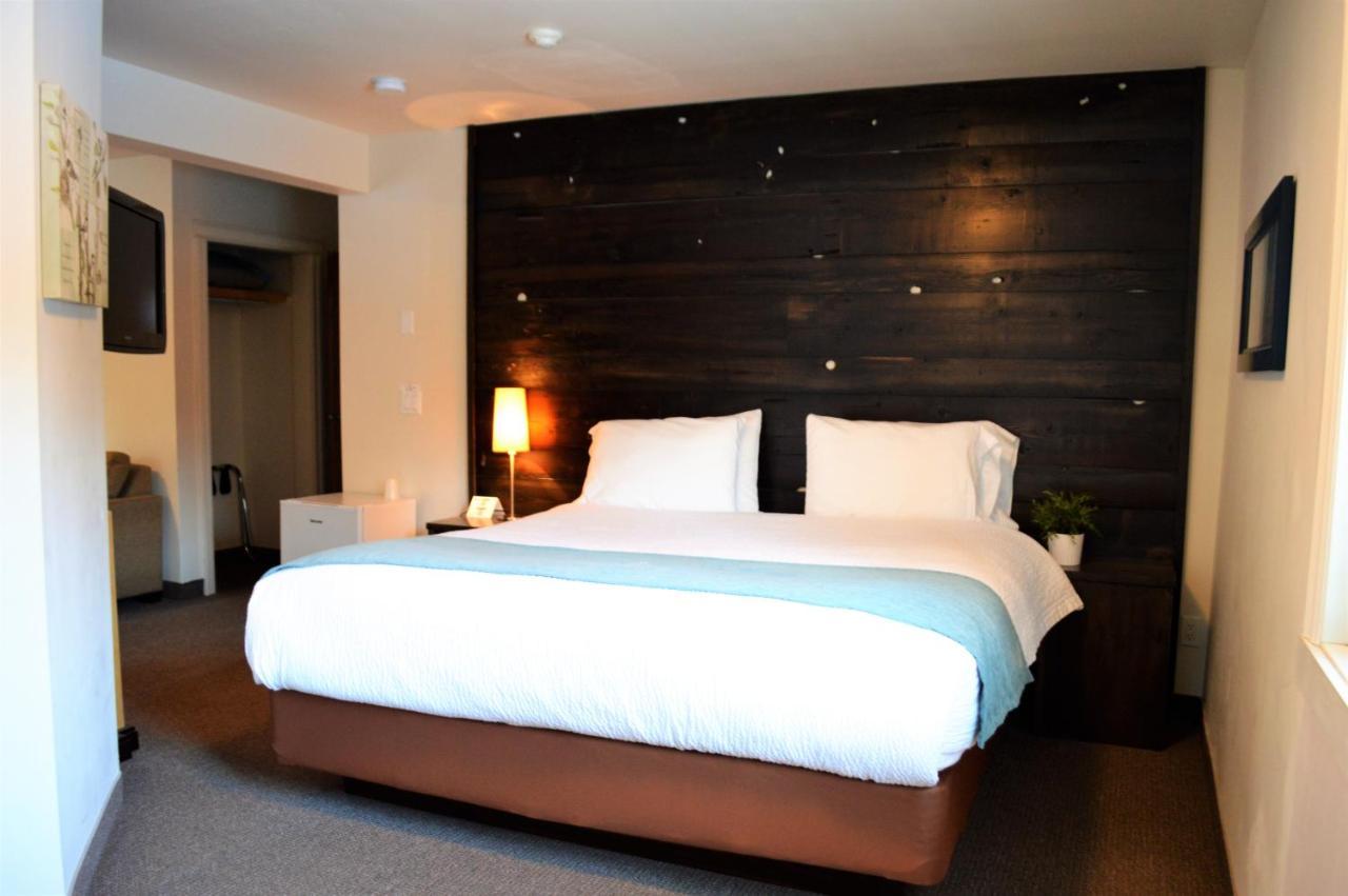3 Pines Lodge Muskoka هانتسفيل المظهر الخارجي الصورة