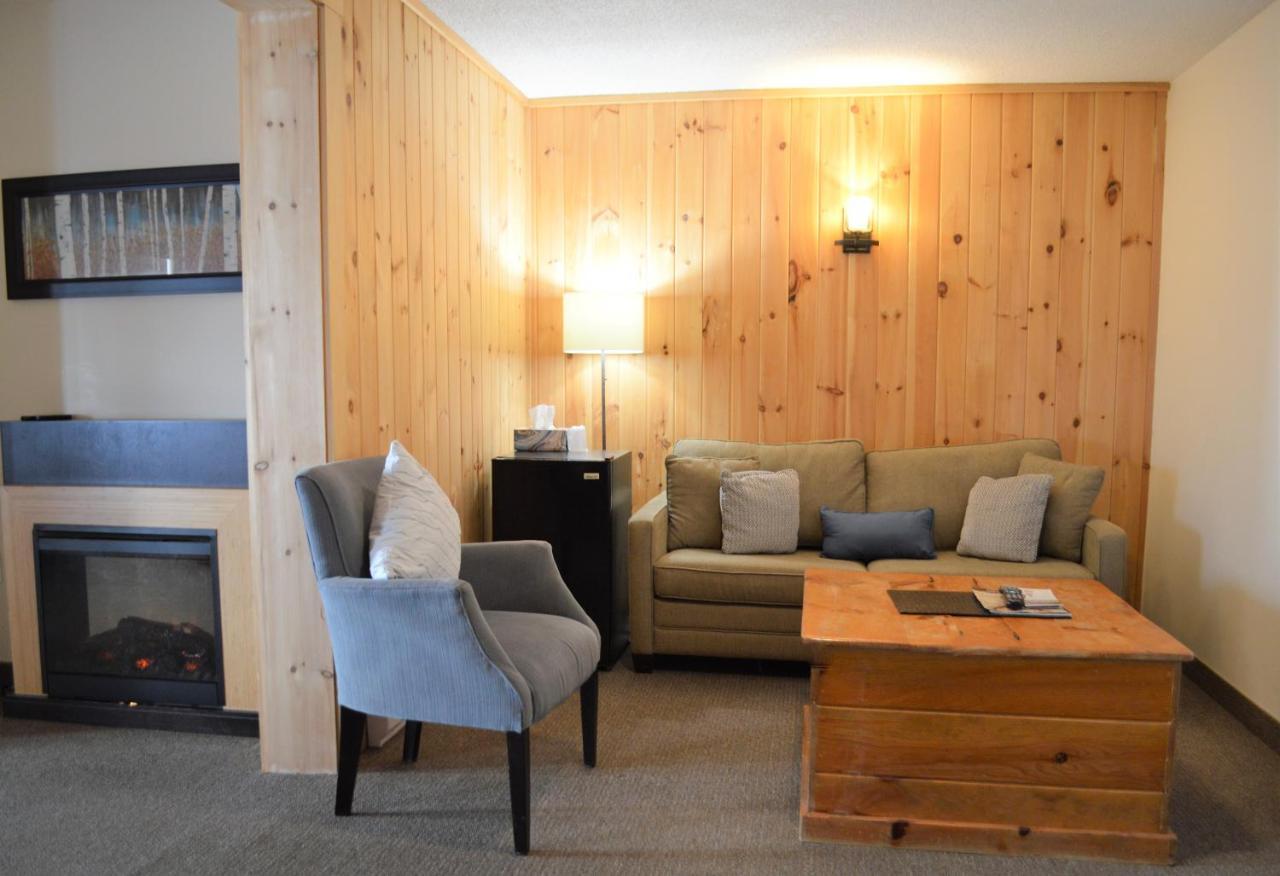 3 Pines Lodge Muskoka هانتسفيل المظهر الخارجي الصورة