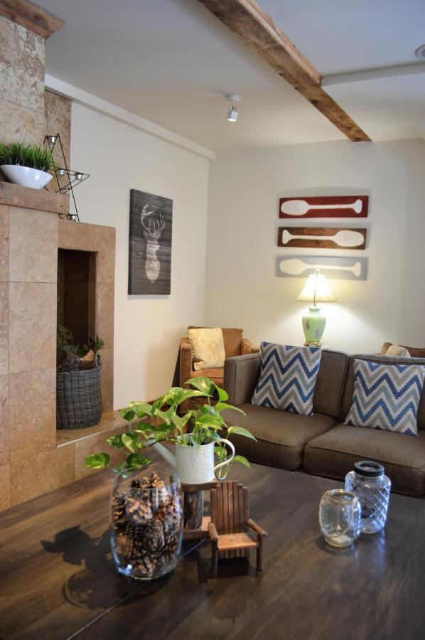 3 Pines Lodge Muskoka هانتسفيل المظهر الخارجي الصورة