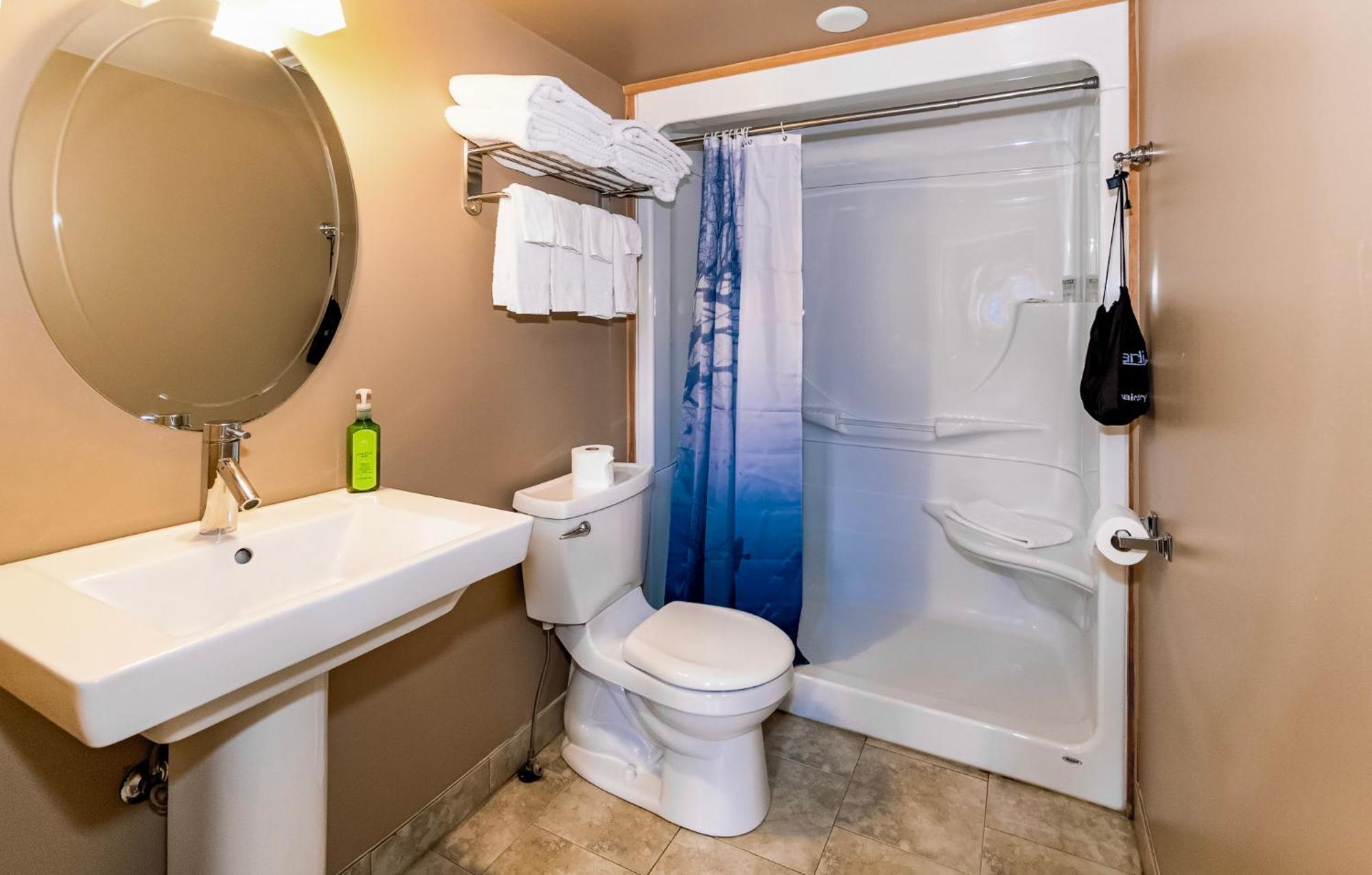 3 Pines Lodge Muskoka هانتسفيل المظهر الخارجي الصورة