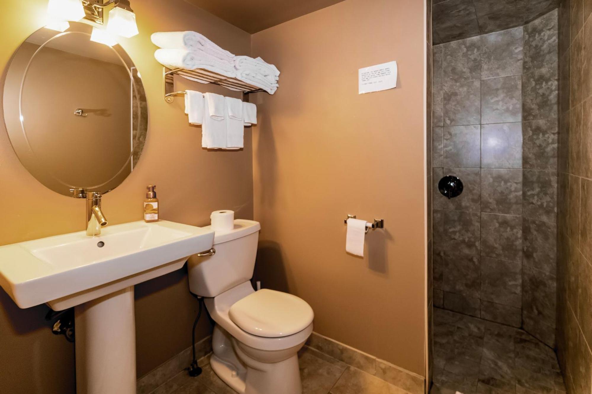 3 Pines Lodge Muskoka هانتسفيل المظهر الخارجي الصورة
