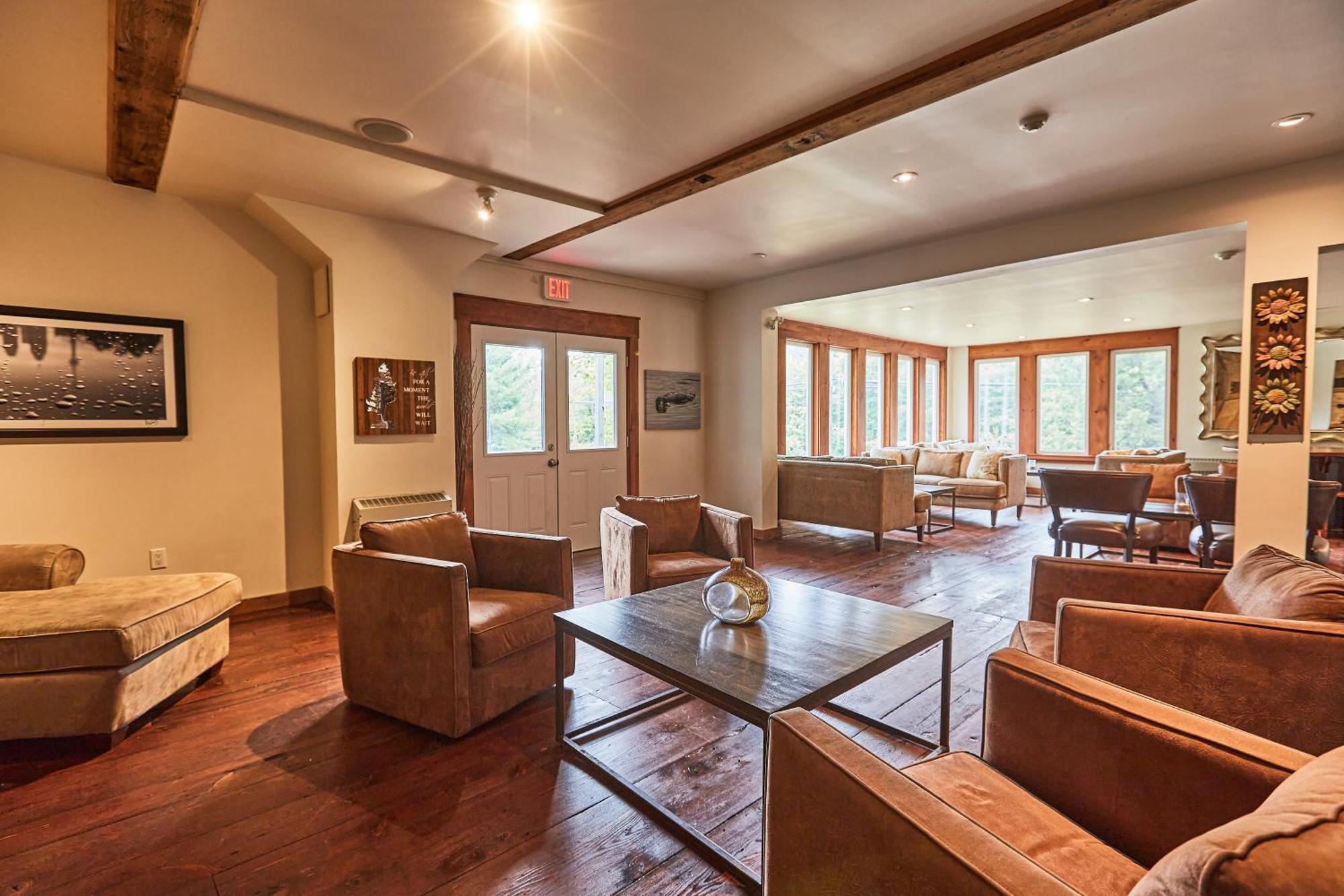 3 Pines Lodge Muskoka هانتسفيل المظهر الخارجي الصورة