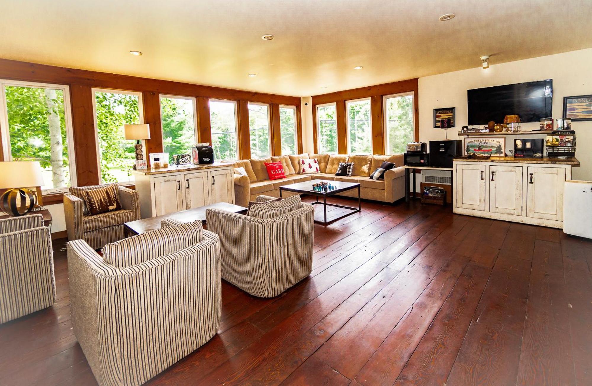 3 Pines Lodge Muskoka هانتسفيل المظهر الخارجي الصورة