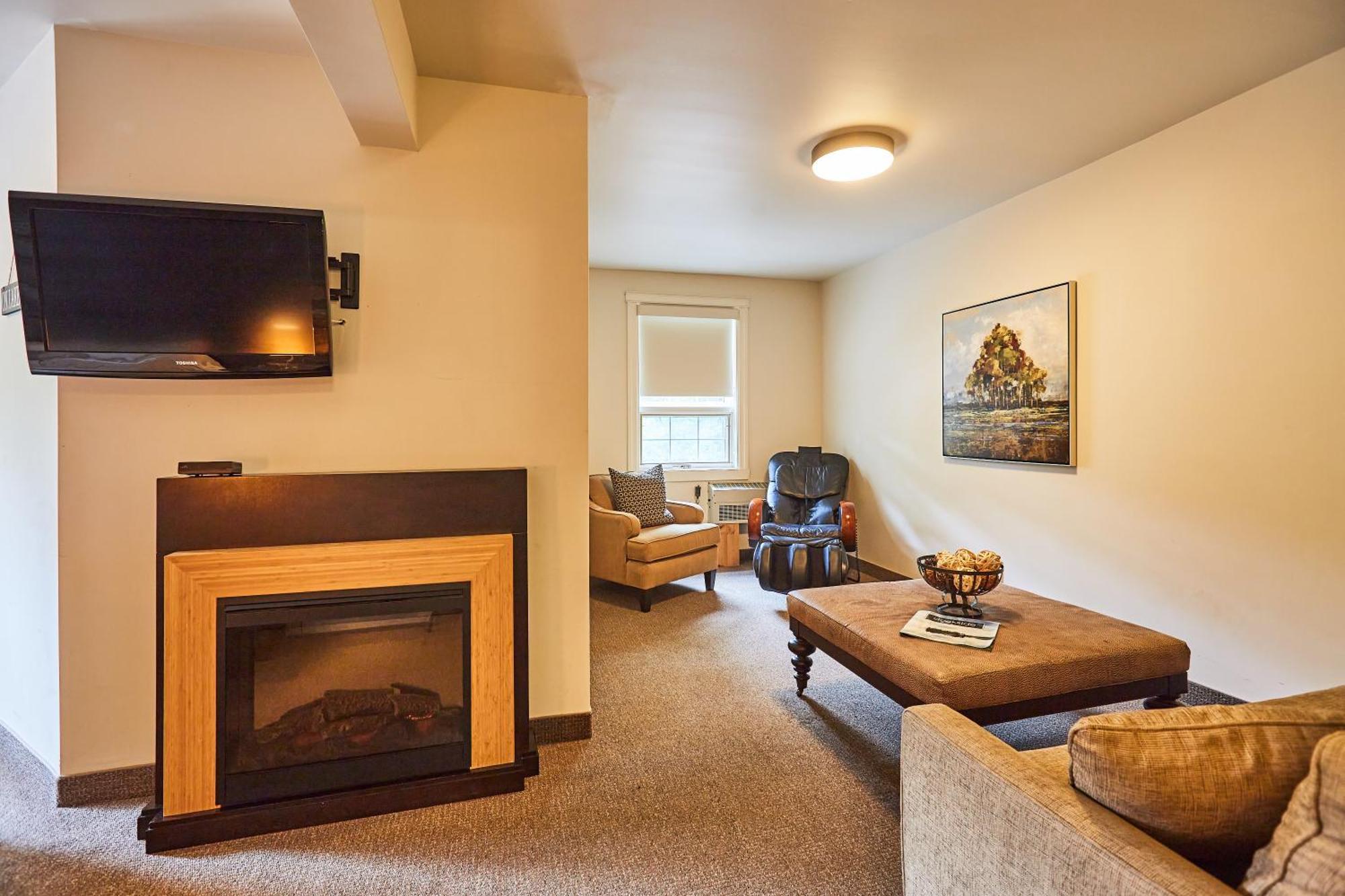 3 Pines Lodge Muskoka هانتسفيل المظهر الخارجي الصورة