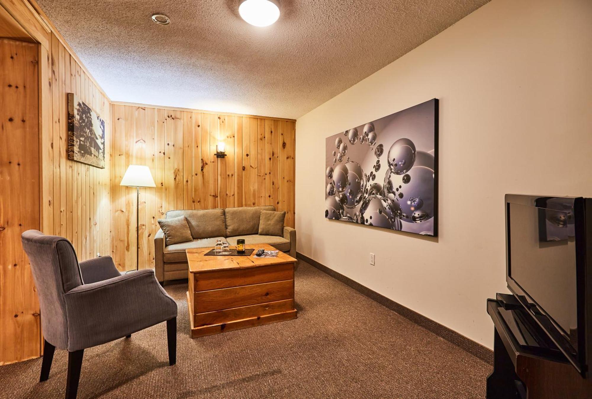 3 Pines Lodge Muskoka هانتسفيل المظهر الخارجي الصورة