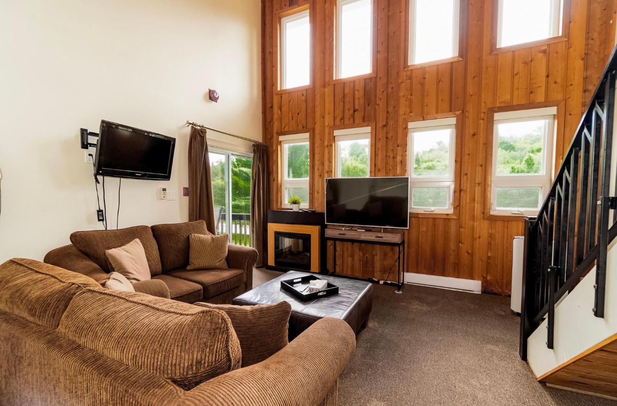 3 Pines Lodge Muskoka هانتسفيل المظهر الخارجي الصورة